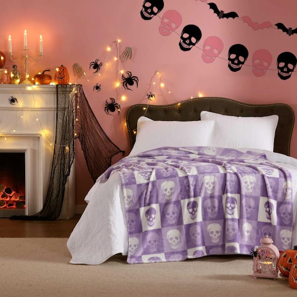 Cracked Checker Skull 1-Piece Purple Crystal Ultra Soft Plush Fleece 50 in. x 70 in. Throw Blanket