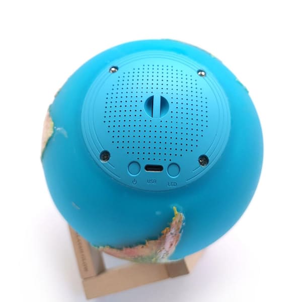 WBM TWS BLE 6.3 in. Multi-Color Indoor Use Earth Lamp With Speaker