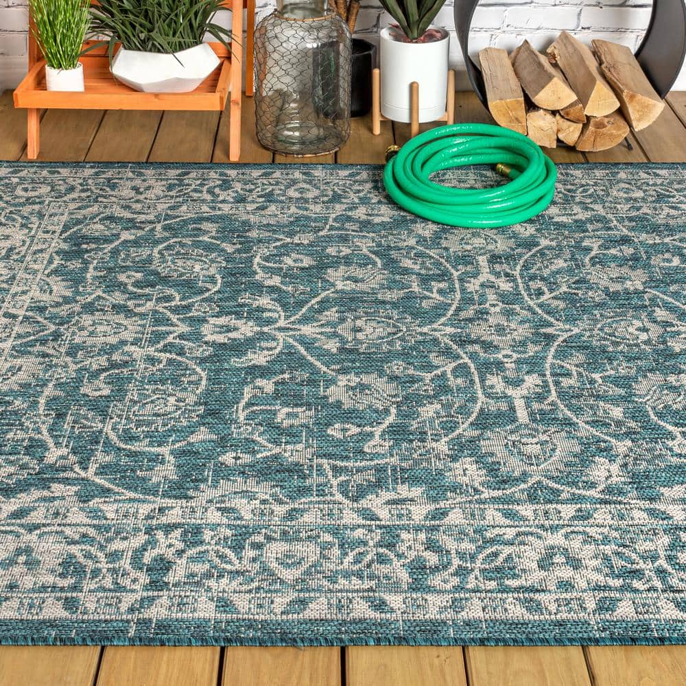 Elegant Charcoal and Light Gray 9' x 12' Handwoven Indoor/Outdoor Rug