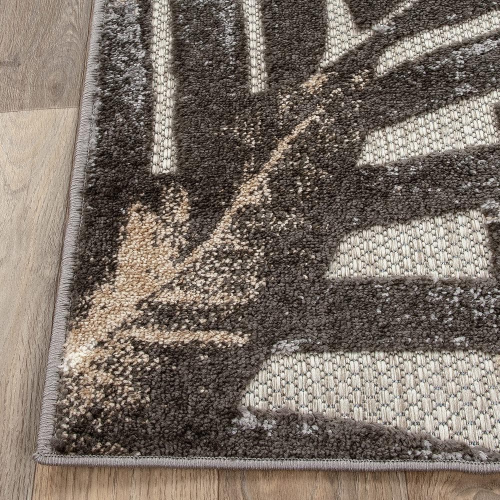 Gray Floral Synthetic 5' x 7' Reversible Area Rug