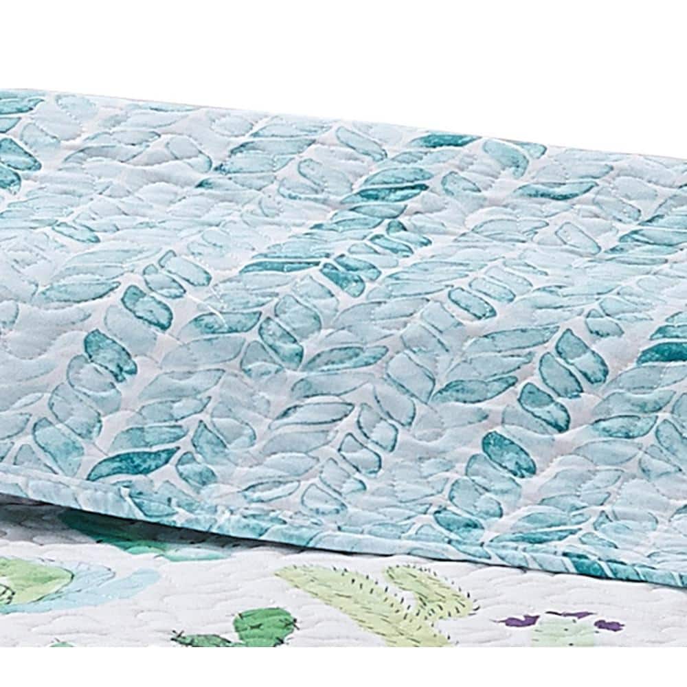 Full White Microfiber Reversible Cactus Quilt Set