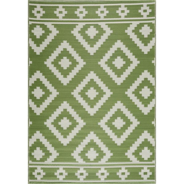 Unbranded Milan Green and Creme 6 ft. x 9 ft. Reversible Indoor/Outdoor Recycled,Plastic,Weather,Water,Stain,Fade and UV Resistant