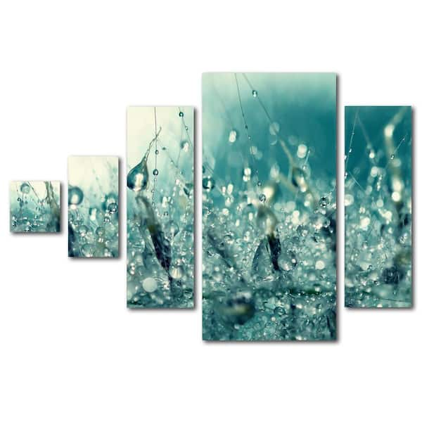 Trademark Fine Art 32 in. x 44 in. "Under the Sea" by Beata Czyzowska Young Printed Canvas Wall Art