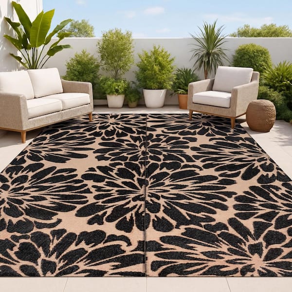 Bloom Modern Floral Foldable Waterproof Reversible Plastic Straw Black/Cream 5 ft. x 8 ft. Outdoor Area Rug