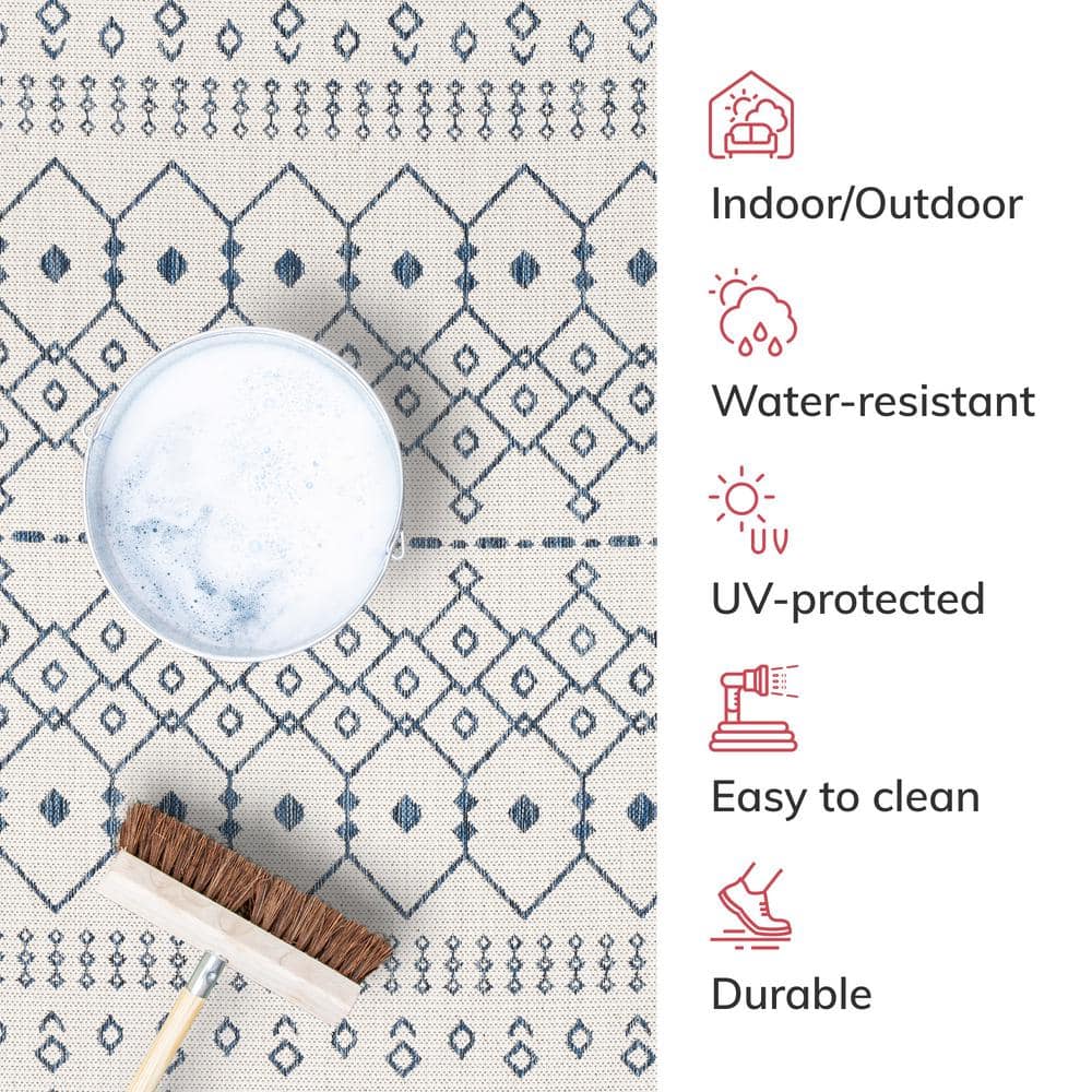 Nordic Lattice Light Blue Synthetic 5' x 7' Easy-Care Area Rug