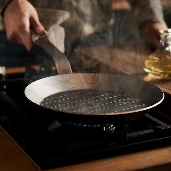 ZWILLING Forge 9.5 in. Carbon Steel Frying Pan in Silver 1026226