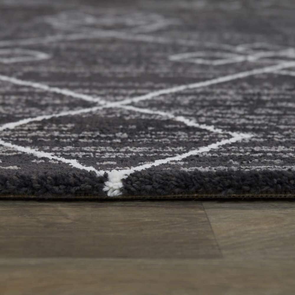 Alberto Charcoal Geometric Synthetic Area Rug 7'10" x 10'