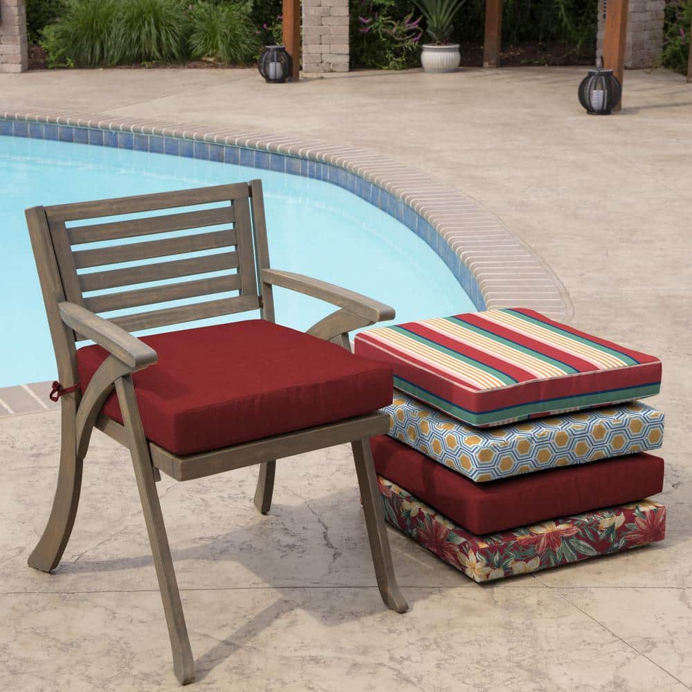 Ruby Red Polyester Outdoor Seat Cushion with Ties