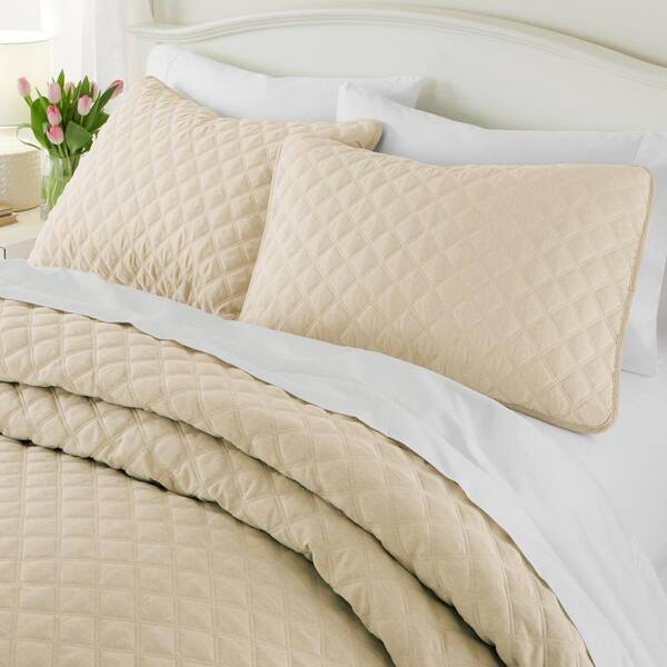 StyleWell Zoe 3-Piece Oatmeal Microfiber Full/Queen Quilt Set