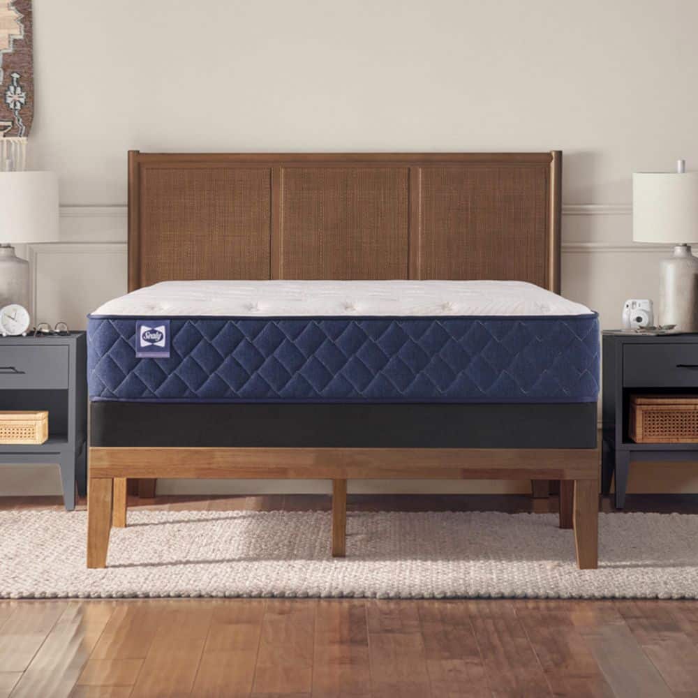 Farley Elm Queen Firm Innerspring 12.5 in. Tight Top Mattress