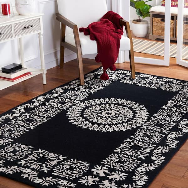 Empire 5 ft. x 8 ft. Black/Ivory Border Medallion Area Rug