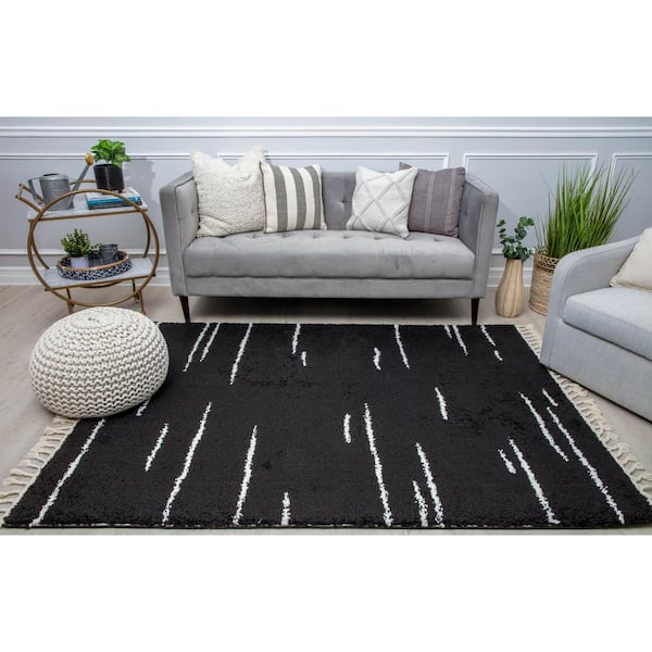 Bennett Introspective Black 2'6"x8' Shag Area Rug