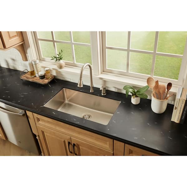 https://images.thdstatic.com/productImages/8c46d413-2ff8-4c22-9591-bed3f81e29e1/svn/stainless-steel-karran-undermount-kitchen-sinks-nc-440-pk1-a0_600.jpg