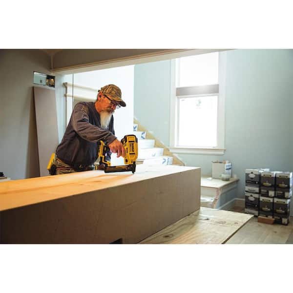 DEWALT - 20V MAX XR Lithium-Ion Cordless 18-Gauge Narrow Crown Stapler Kit with 2.0Ah Battery, Charger and Contractor Bag