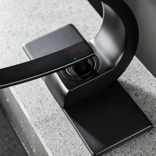 Single Handle Single Hole Bathroom Faucet 3. 2GPM Vanity Faucet in Matte Black