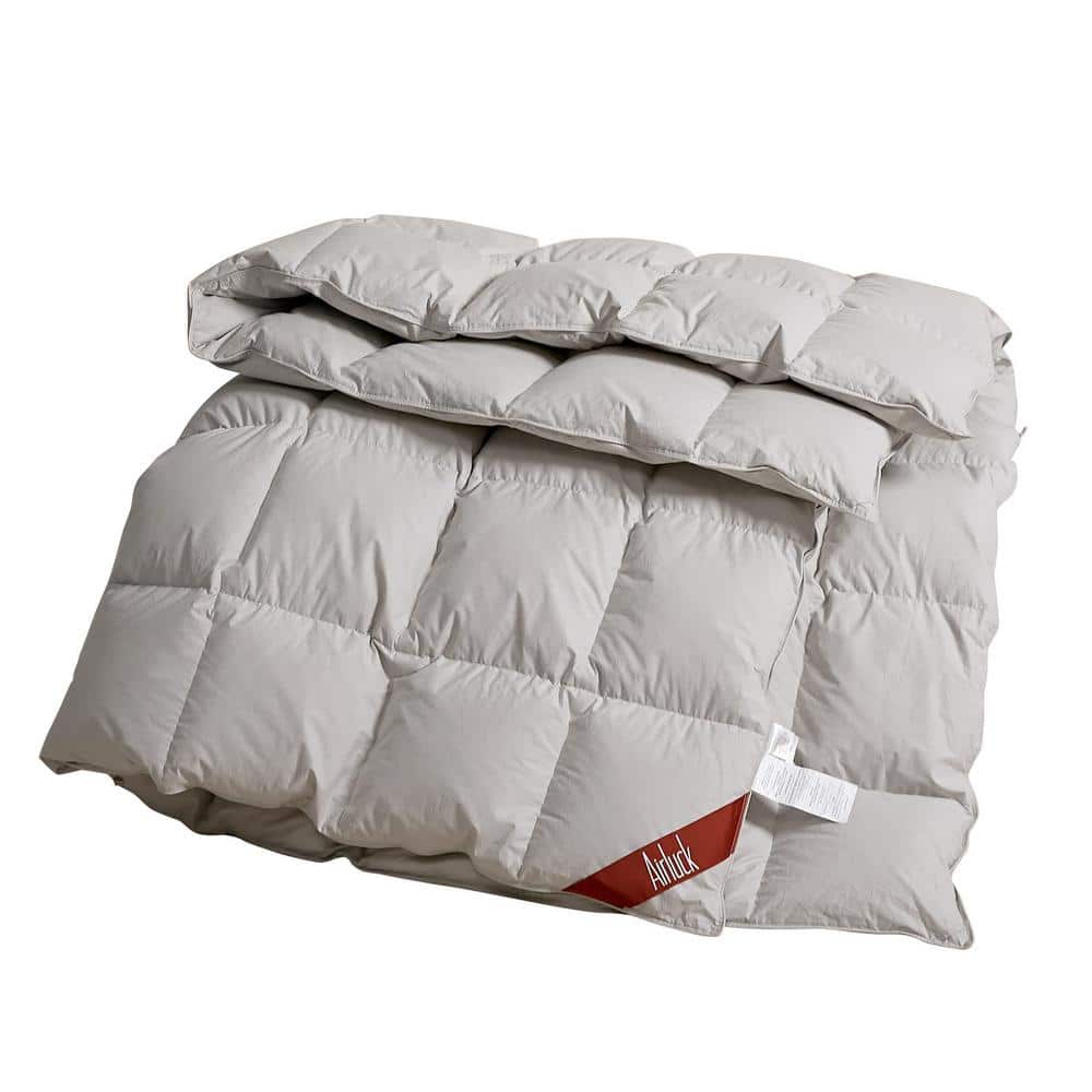 Medium Warm Frost Gray Queen Size Down/Feather Blend Comforter PUD2KL