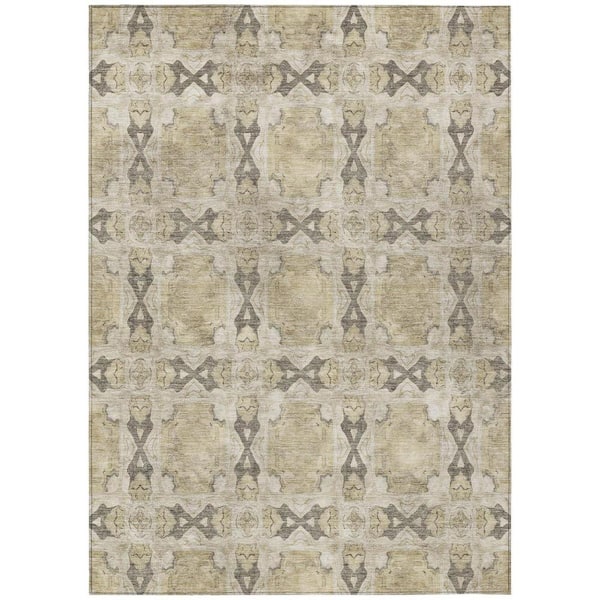 HomeRoots Beige and Gray 5 ft. x 8 ft. Woven Floral;Medallion Rectangle Indoor/Outdoor Area Rug