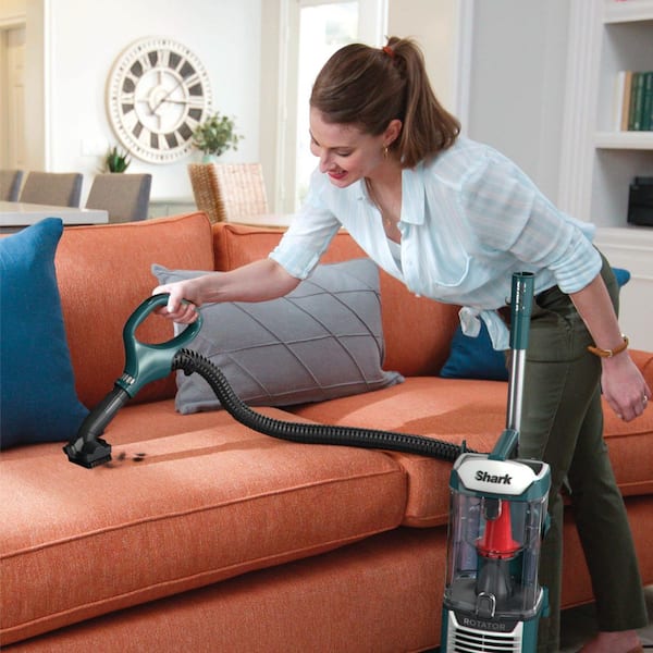 Shark Rotator Swivel Pro Complete with Cyclone PET Handheld Vacuum