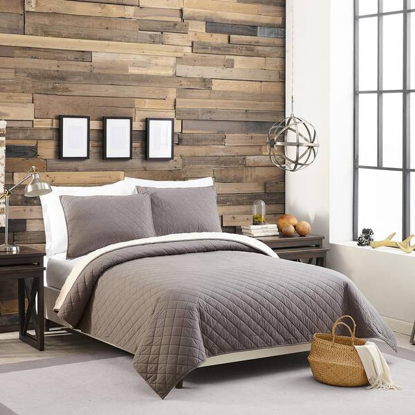 MODERN HEIRLOOM Charcoal Solid Flannel Sherpa King Cotton Quilt Set 3-Piece