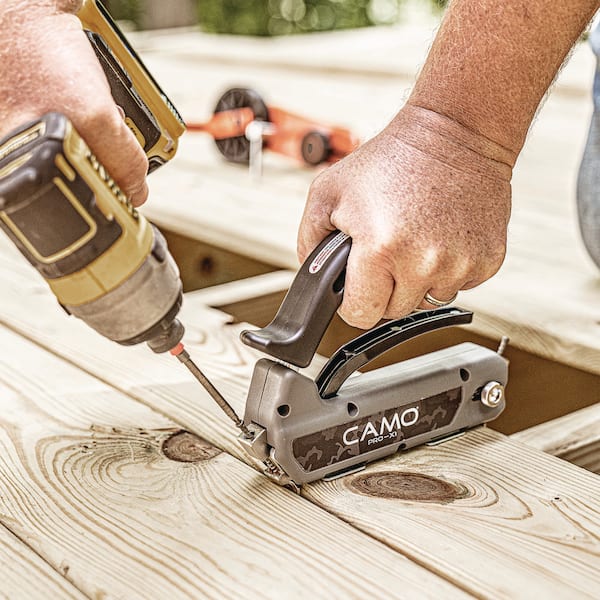 CAMO DeckPac 875 1-⅞ in. Exterior Coated Trimhead Hidden Edge