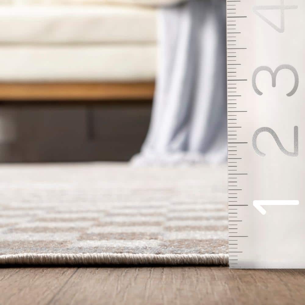 Beige and White Geometric 4' x 6' Washable Area Rug