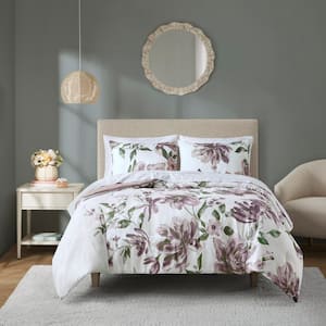 Exquisite Floral Comforter Set Accompanied by Delicate Bed Sheets