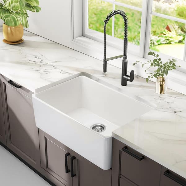 24 In. Farmhouse Apron Front Single Bowl Fireclay Kitchen Sink with Bottom Grid and Strainer