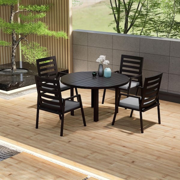 Leisuremod Chelsea 5-Piece Aluminum Outdoor Dining Set with 48 in. Round Table and 4 Dining Armchair w/ Cushions in Light Grey
