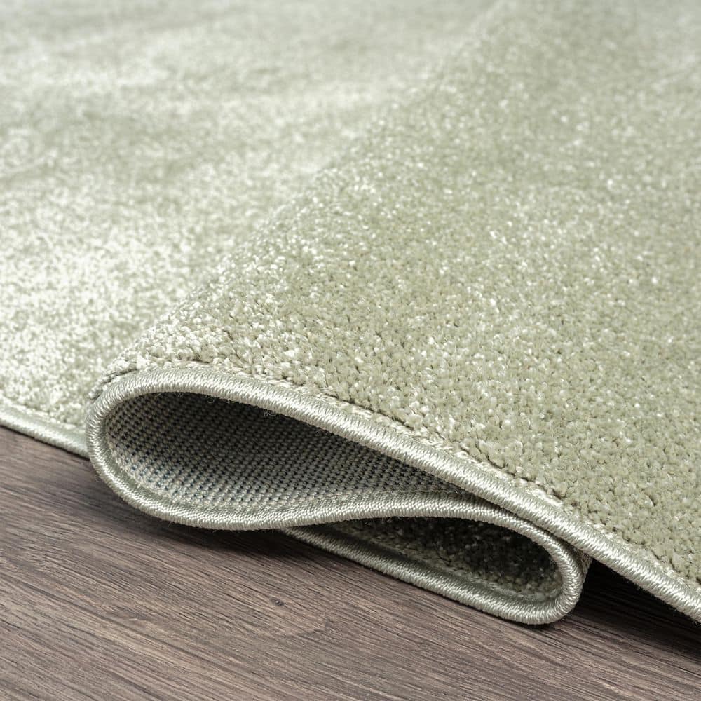 Haze Solid Green Low-Pile Synthetic Area Rug
