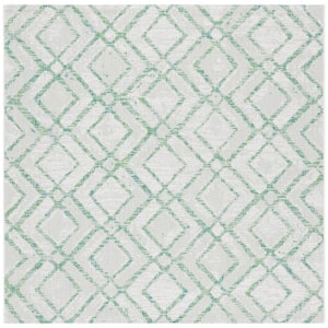 Courtyard Ivory/Green 7 ft. x 7 ft. Diamond Chevron Indoor/Outdoor Square Area Rug