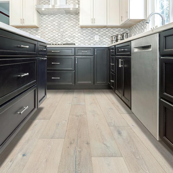 Lifeproof Shining River Oak 2/7 in. T x 6.5 in. W Click Lock Engineered Hardwood Flooring (19.5 sq.ft./case)