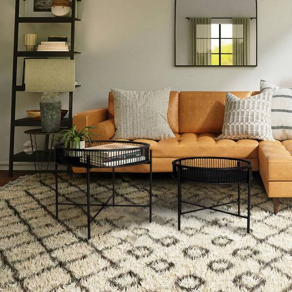 Sleek Black Home Accent Set 7 tricks designers use black accents to add verve to a room  main image 3