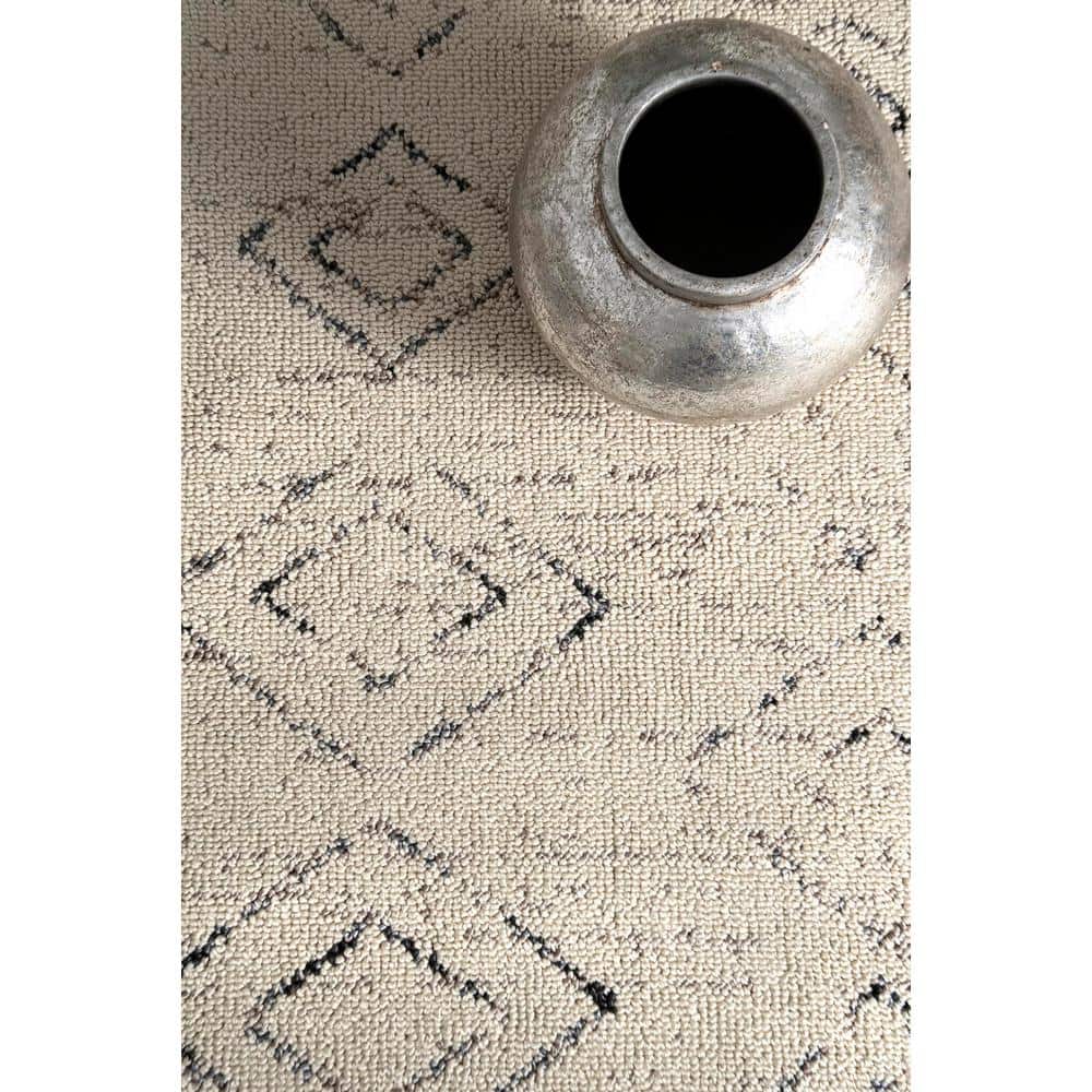 Ivory Geometric Braided 4' x 6' Easy-Care Polypropylene Rug