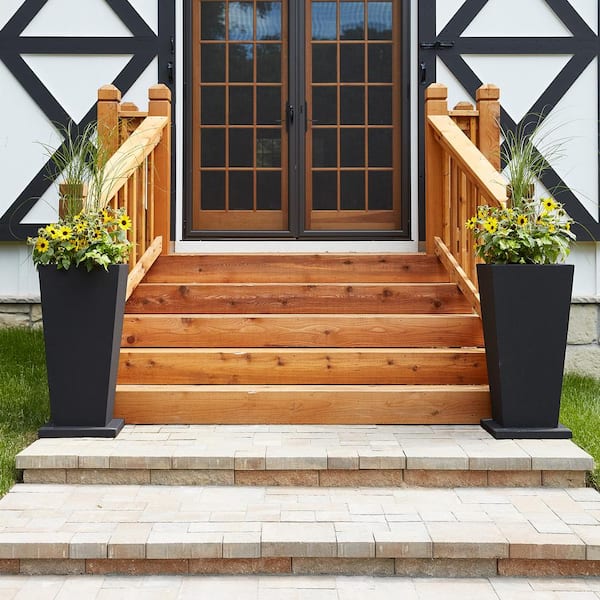 https://images.thdstatic.com/productImages/8d9232f7-c525-4f78-a932-97aa9ea77703/svn/white-polystone-planters-window-boxes-9001-fa_600.jpg