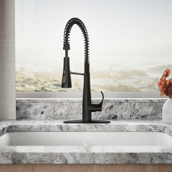 KOHLER Simplice Single-Handle Pull-Down Sprayer Kitchen Faucet in