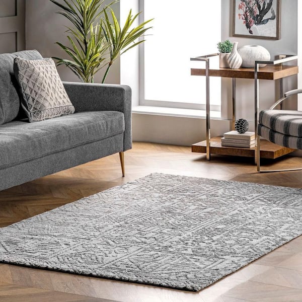 Simone Carved Aztec Grey 5 ft. x 8 ft. Indoor Area Rug