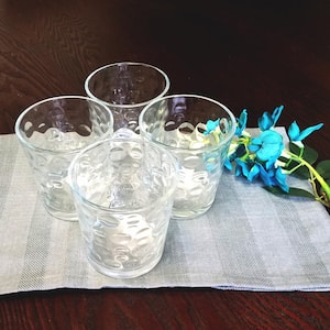 https://images.thdstatic.com/productImages/8dd2c768-dc7a-4e76-809f-e5f7731afe68/svn/clear-gibson-home-drinking-glasses-sets-985100628m-e4_300.jpg