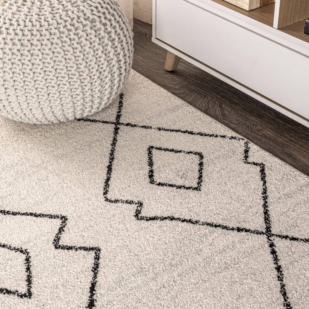 Black Geometric Braided Synthetic 8' x 10' Reversible Rug