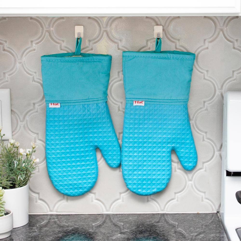 Aqua Blue Silicone Heat Resistant Oven Mitts, Set of Two