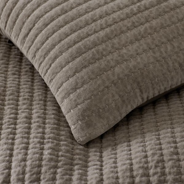 Legends Luxury Straight Stitch Velvet Cotton Quilt