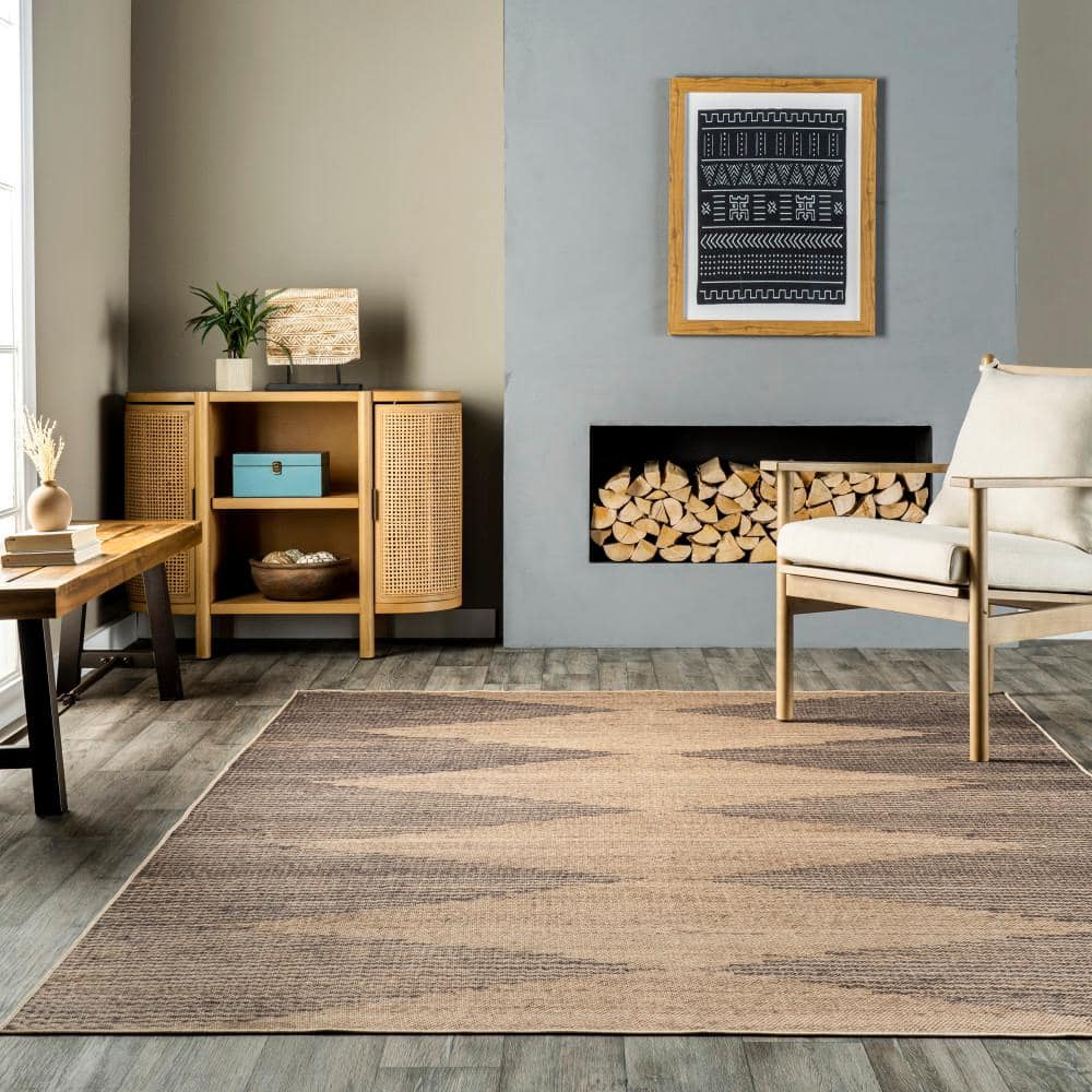 Natural and Gray Geometric Synthetic 3' x 5' Washable Area Rug