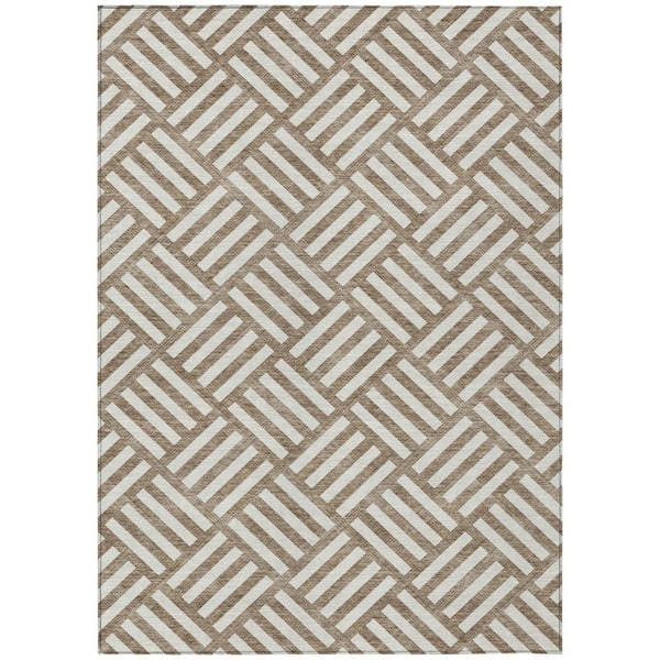 HomeRoots Brown, Ivory 5 ft. x 8 ft. Woven Geometric Polyester Rectangle Indoor/Outdoor Area Rug