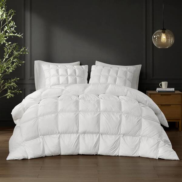 WHITE- KING/CAL KING - Down outlet Alternative Comforter ( 1 piece )