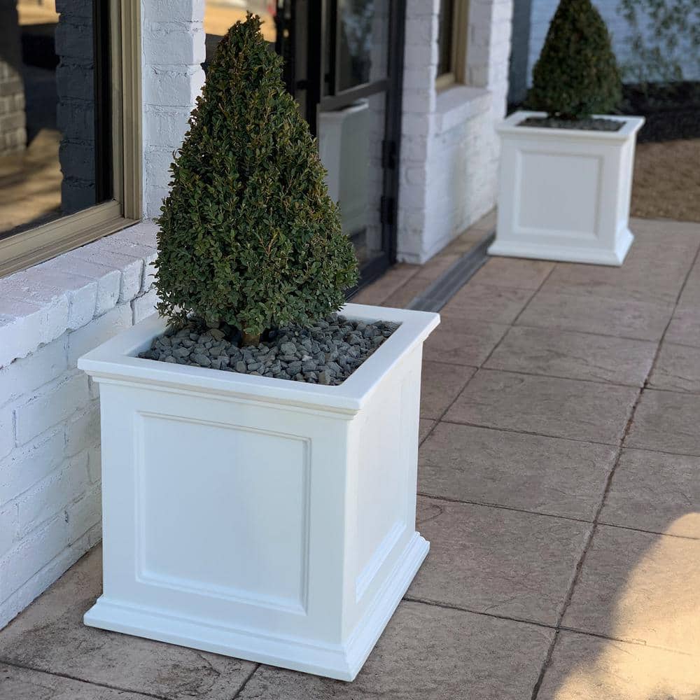 Fairfield Square White Self-Watering Polyethylene Planter 22"