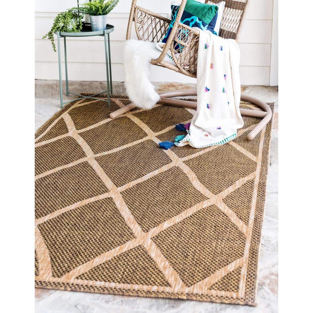 Easy-Care Diamond Brown Synthetic 5' x 8' Outdoor Rug