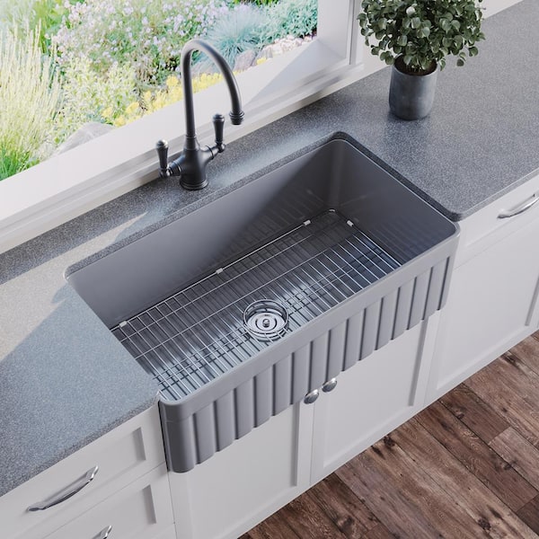 DEERVALLEY Gray Fireclay 33 in. L x 18 in. W Rectangular Single Bowl Farmhouse Apron Kitchen Sink with Grid and Strainer