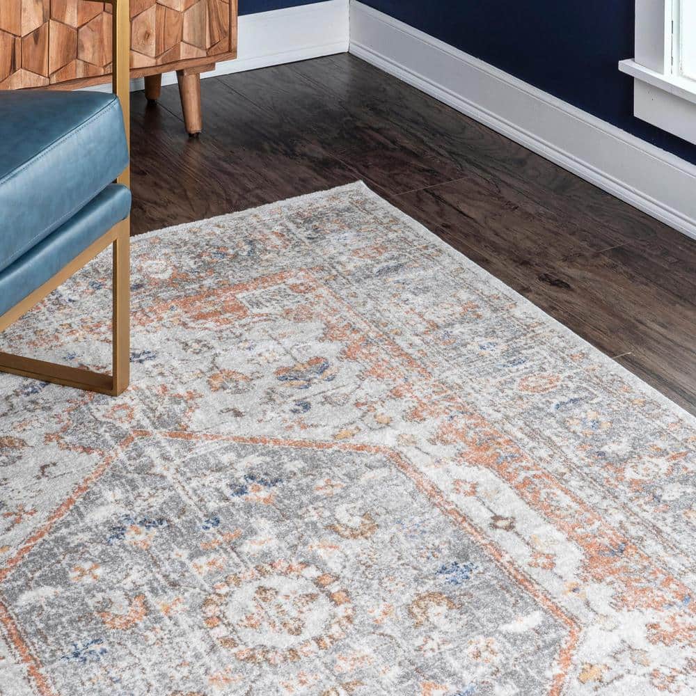Jacquie Vintage Floral Gray Synthetic 4' x 6' Area Rug