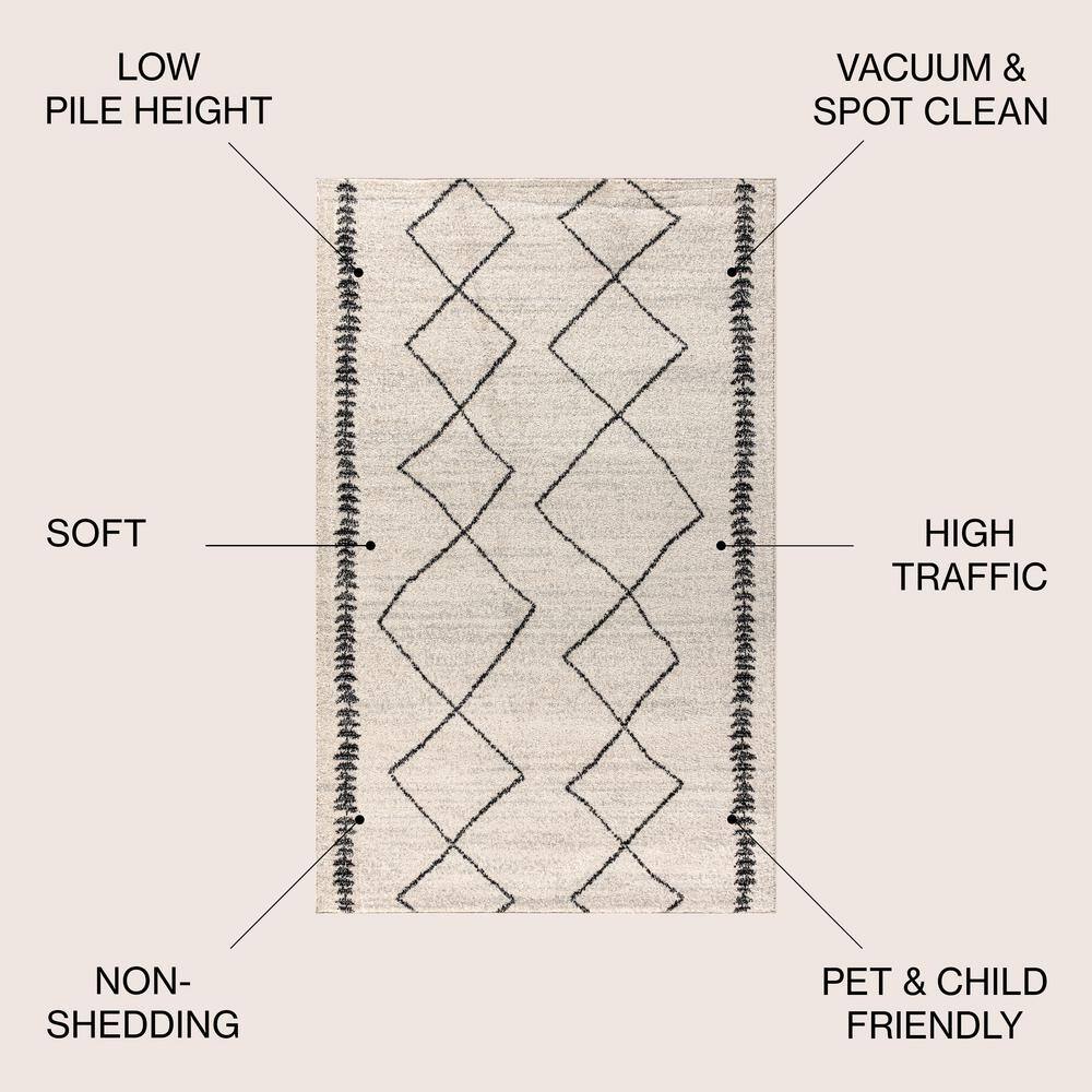Black Geometric Braided Reversible Area Rug - Synthetic Easy Care