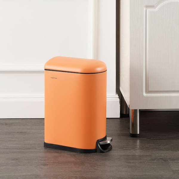 Roland Mini 2.6 Gal. Carrot Cake Step-Open Trash Can