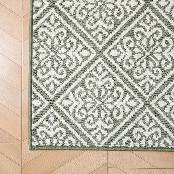 Washable Skid-Resistant  Ivory/Sage  2 ft. x 4 ft.  All Loop Tufted Area Rug